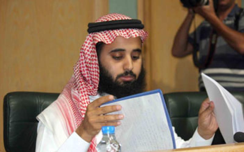 الرياطي يسجل قضية ضد رئيس الوزراء