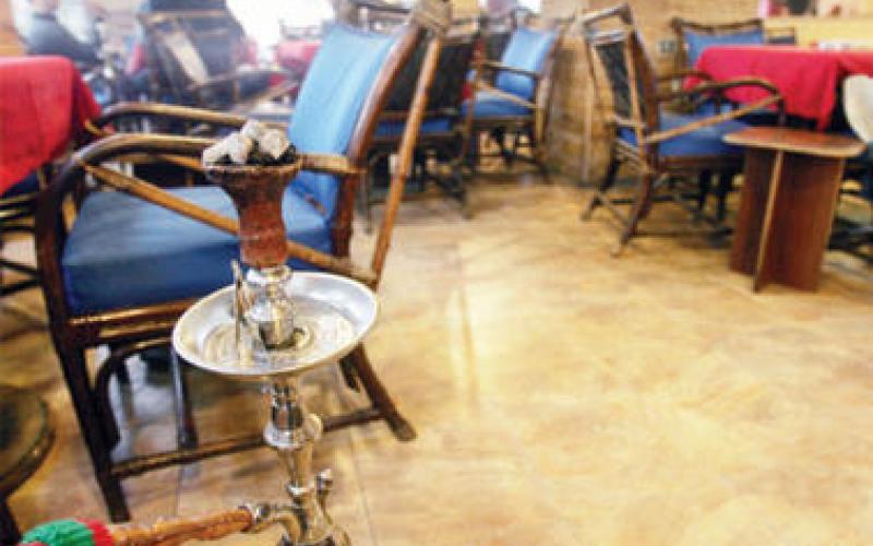جدل حول تعريف المقاهي في مناقشة قرار منع الأراجيل
