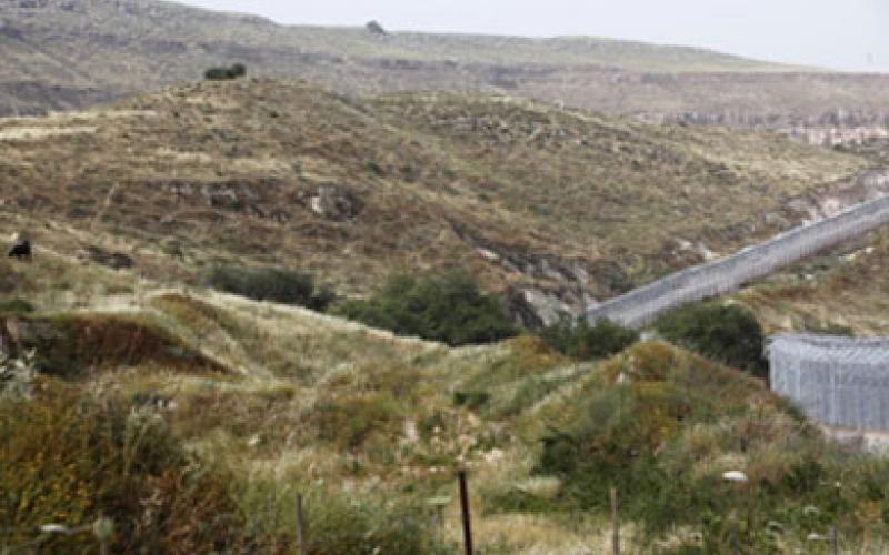 القبض على 3 متسللين من الحدود السورية وإصابة أحدهم