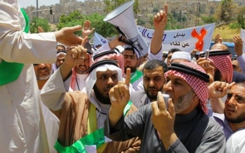 الأئمة يرفضون إخراج المؤذنين من قانون النقابة