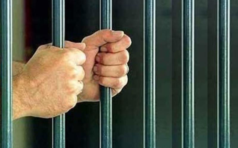 الاشغال الشاقة لعشريني قتل شقيقته المراهقة