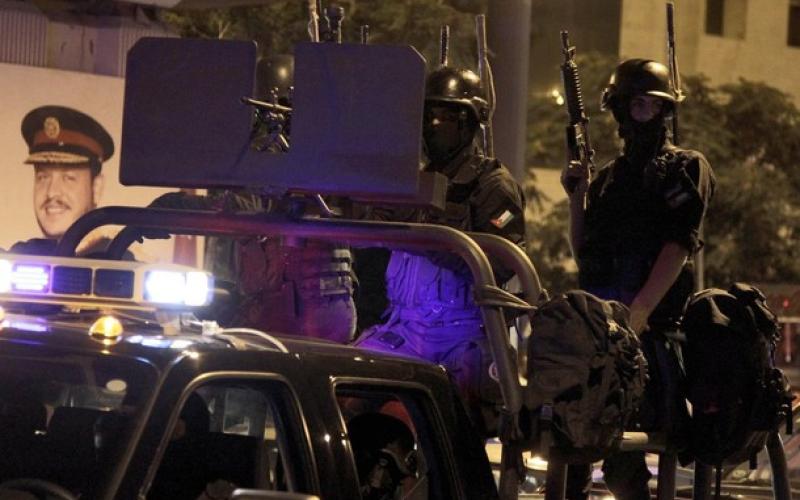 ضبط 27 قطعة سلاح ومواد مخدرة في البادية