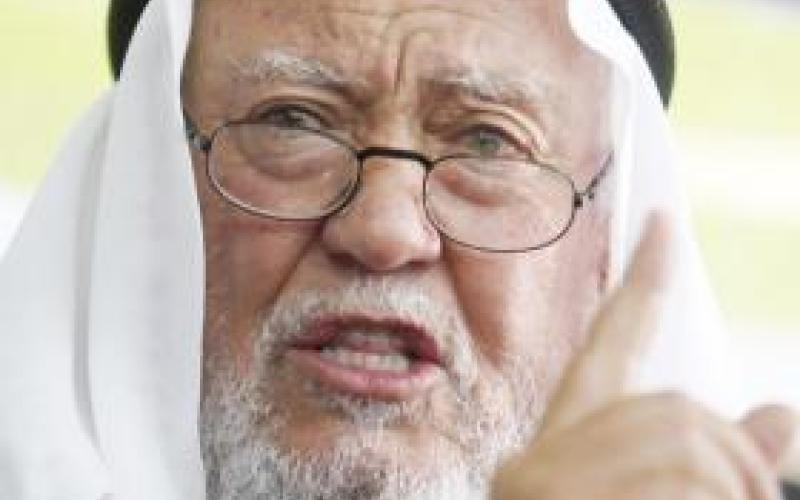 منصور يطالب لندن بالعودة عن قرارها بالتحقيق بنشاطات "الإخوان"