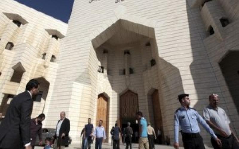 " العدل العليا " تلغي قرار شمول العاملين بعقود بمستشفى حمزة