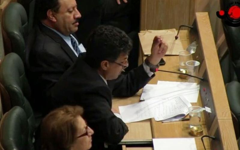 السواعير ينتقد استخدام طائرات حربية قديمة بالتدريبات‎- فيديو