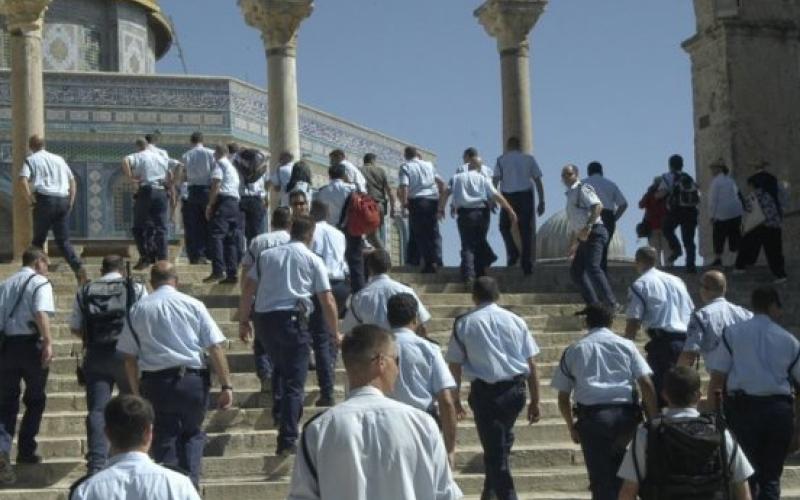 حالة توتر في باحات الأقصى إثر اقتحام قوات الاحتلال