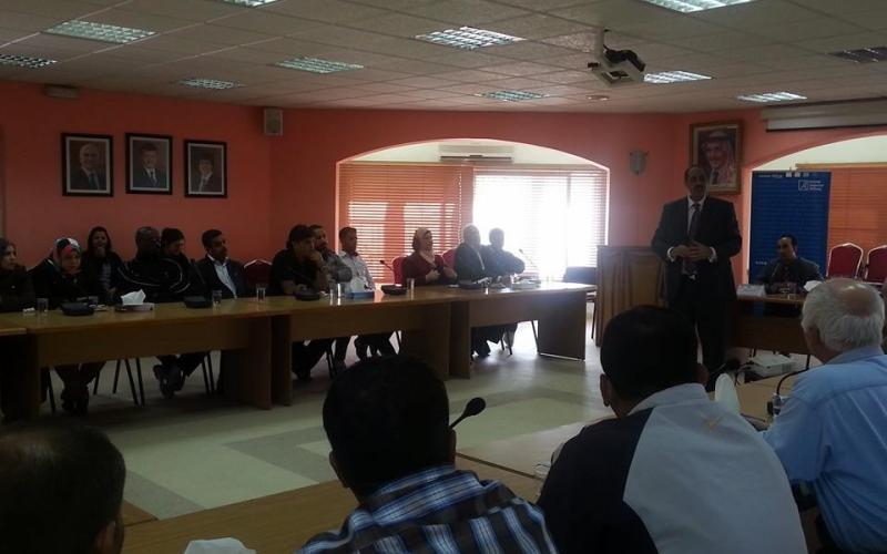 جلسة حوارية في الزرقاء حول دور المجالس البلدية في التنمية المحلية