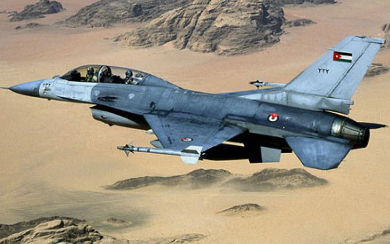 سلاح الجو يدمر مركبتين على الحدود السورية