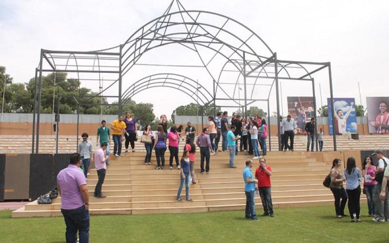 استكمال استعدادات زيارة البابا وتوقع حضور 50 الف لقداسه في ستاد عمّان غداً