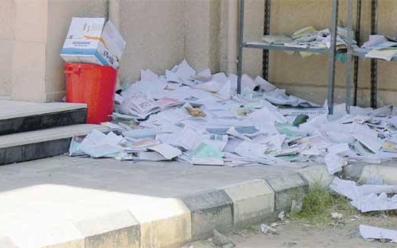 لماذا يمزقون كتبهم المدرسية بعد الامتحانات النهائية؟