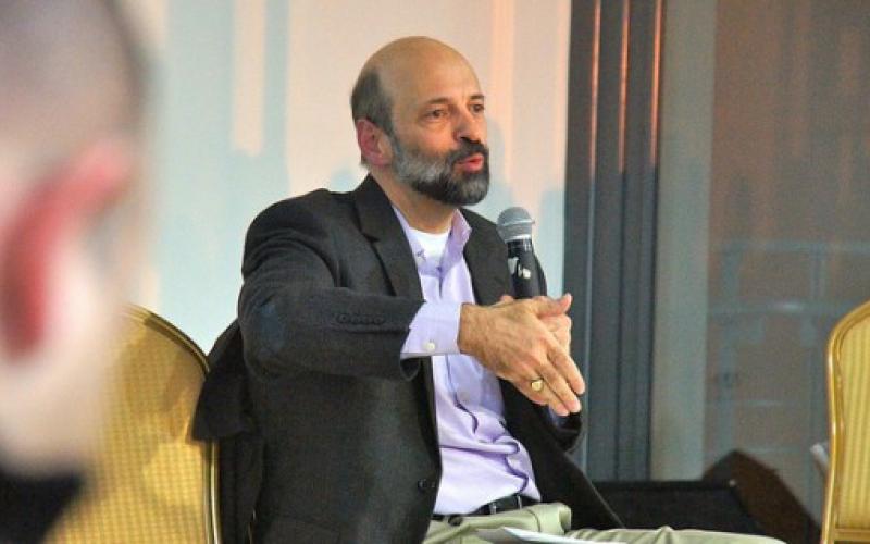 الرزاز: بيع الرخص والترددات بقطاع الاتصالات هو بيع لثروة وطنية غير مرئية