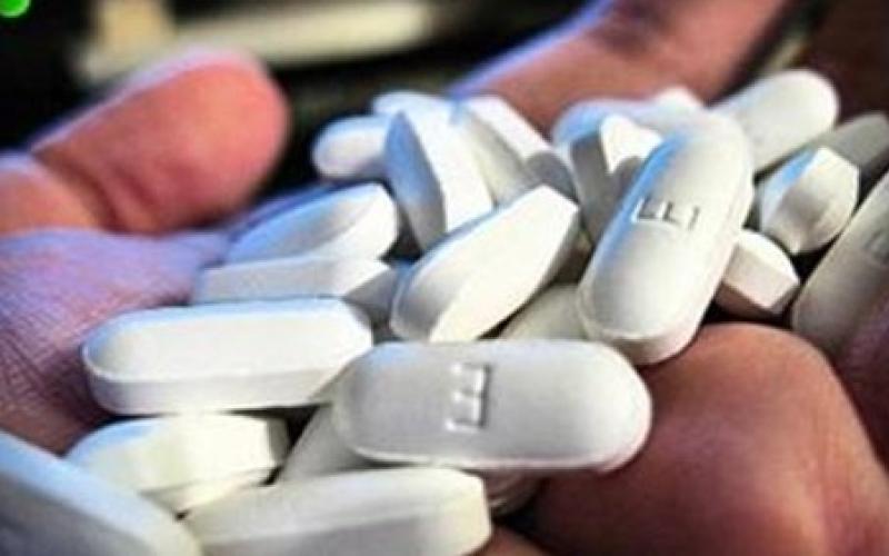 ضبط 200 ألف حبة مخدرة بحوزة 4 مواطنين عرب