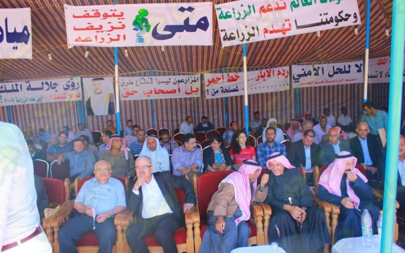 المزارعون يعودون للاعتصام أمام الديوان