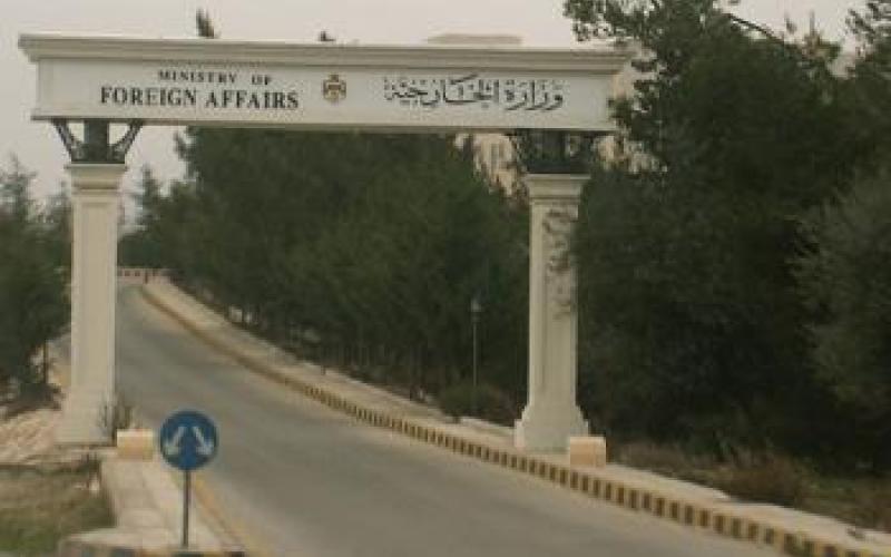 الخارجية: لا جديد بملف السفراء مع دمشق
