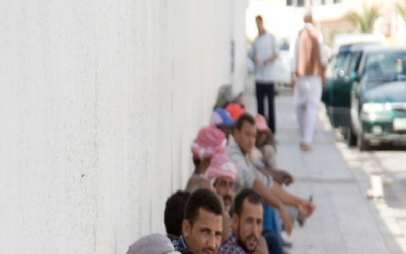  نظام تصاريح العمال الجديد يقلل من حالات هروبهم 