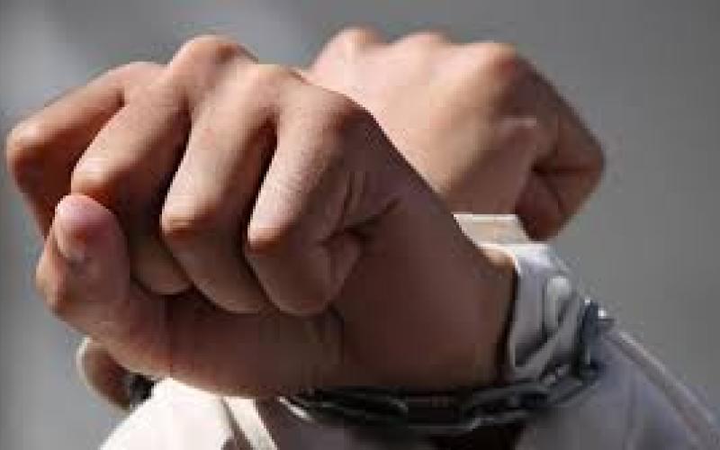 الأسرى الفلسطينيون يعلقون إضرابهم عن الطعام