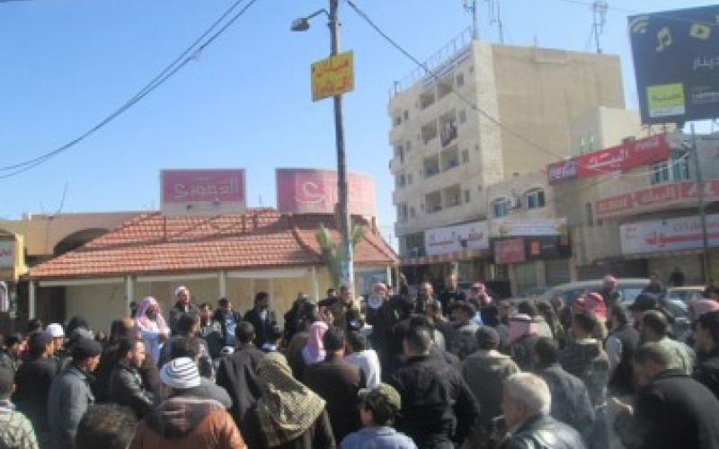 معان: محتجون يطالبون برحيل النسور والمجالي