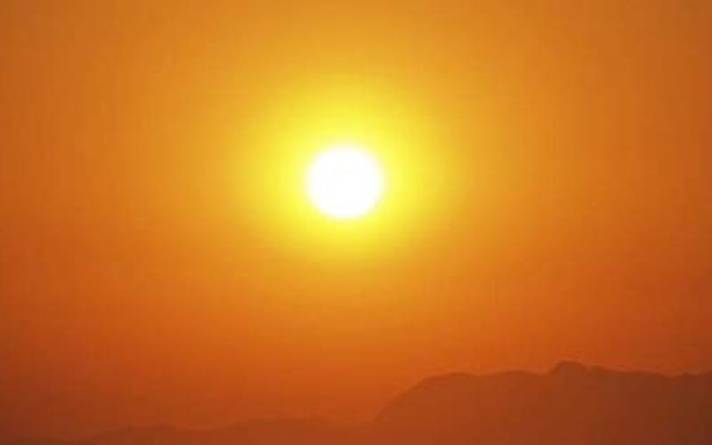  استمرار الكتلة الهوائية الحارة والجافة 