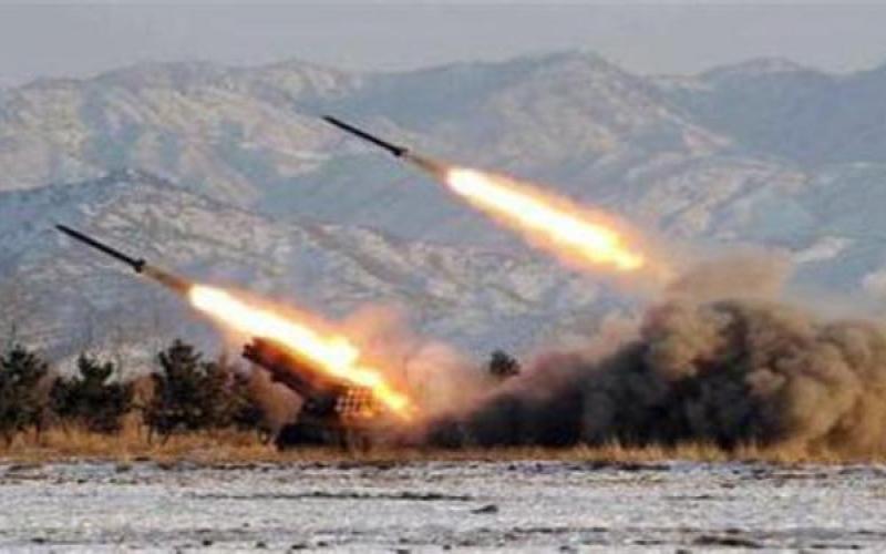 الإذاعة الإسرائيلية: 30 صاروخا تستهدف القدس وتل أبيب والخضيرة