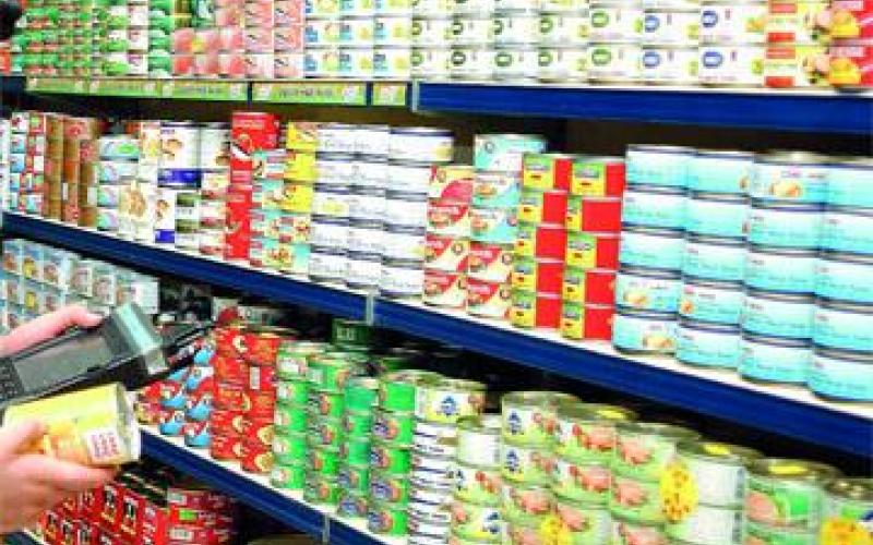 تحرير أكثر من 820 مخالفة لمحلات بيع المواد التموينية