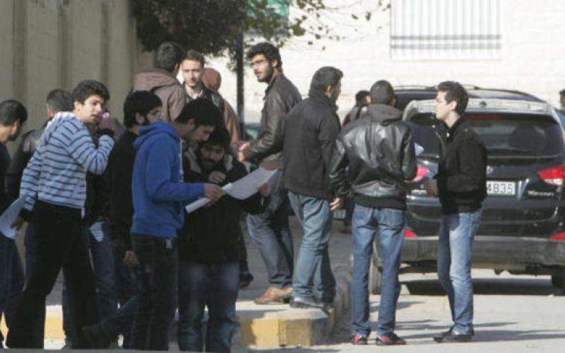 "المعلمين": قرارات "التربية" حول التوجيهي "انفرادية"