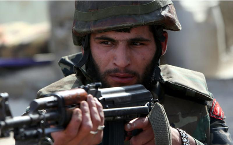 سورية: رجال عشائر يثورون على "الدولة الإسلامية" بدير الزور