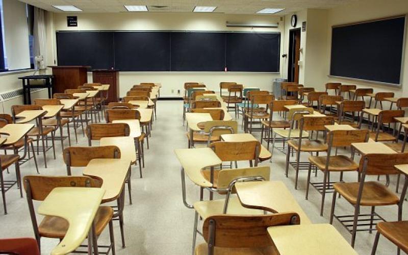 نقابة المعلمين تتهم "التربية" بحرمان الطلبة من آلاف الحصص 