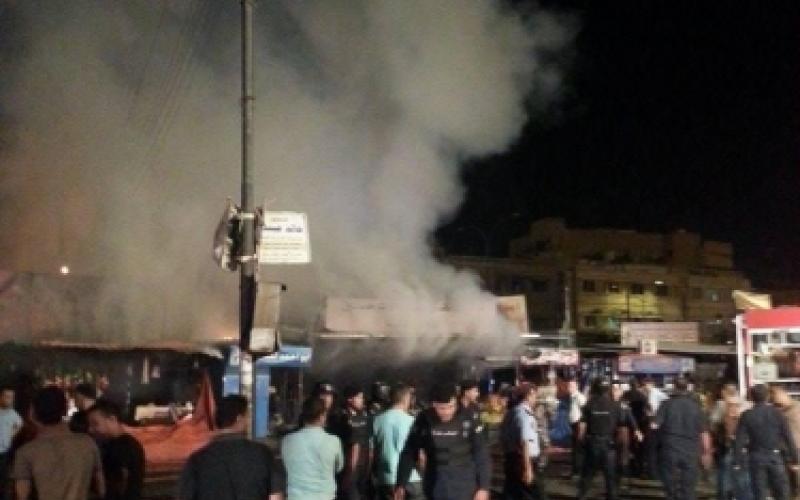 احتراق 16 كشكاً في مجمع الزرقاء