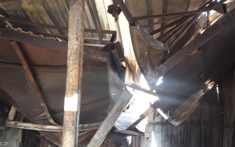 تجار الاكشاك المحترقة في المجمع يشكون شركة الكهرباء