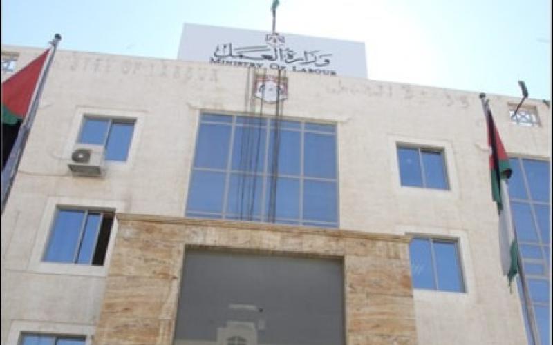 الحملة الوطنية للتشغيل تستقبل الف متقدم في يومها الاول