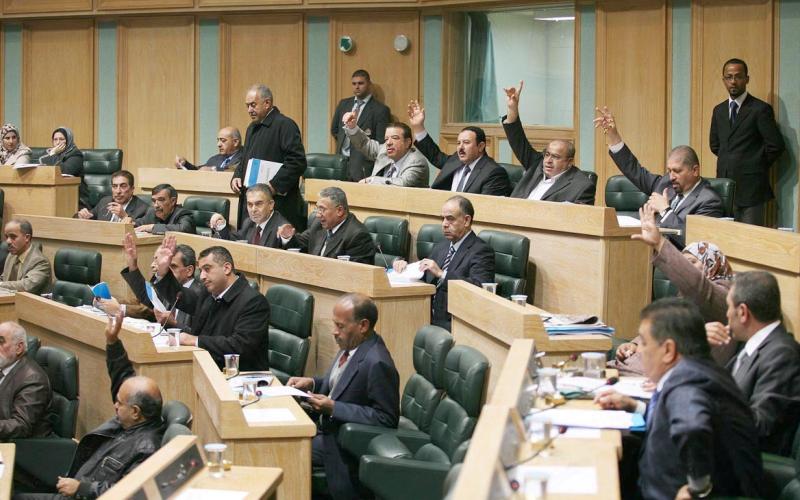 "النواب" يفض الاستثنائية دون استكمال قانون ضريبة الدخل‎