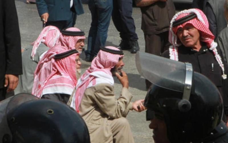 العاملون في "الفوسفات" يحاولون اقتحام مجلس النواب