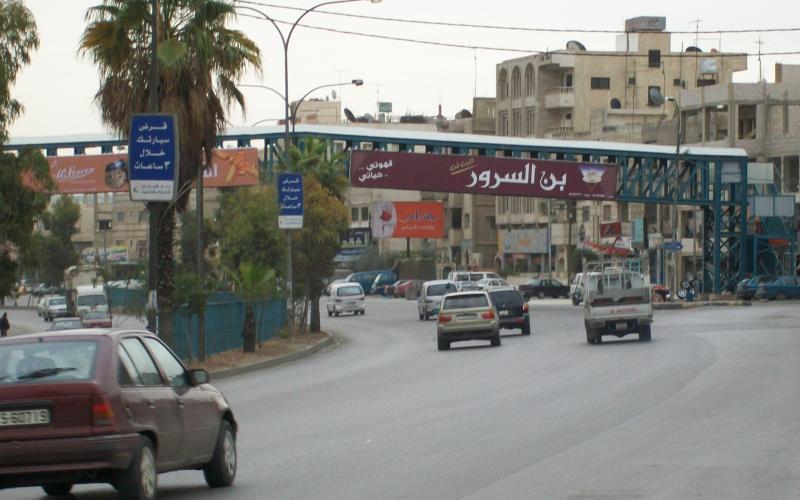 "الجمعيات الشهرية" ملاذ الزرقاويين من فوائد البنوك وتعقيداتها