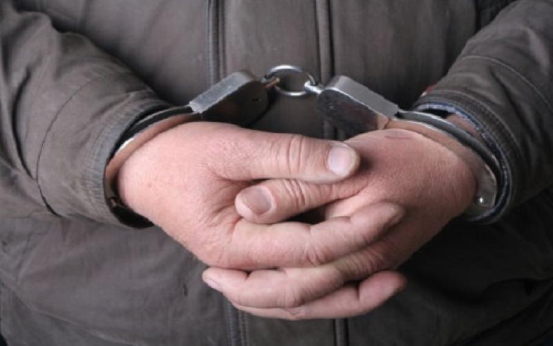 القبض على حدث متهم بالشروع بالقتل 