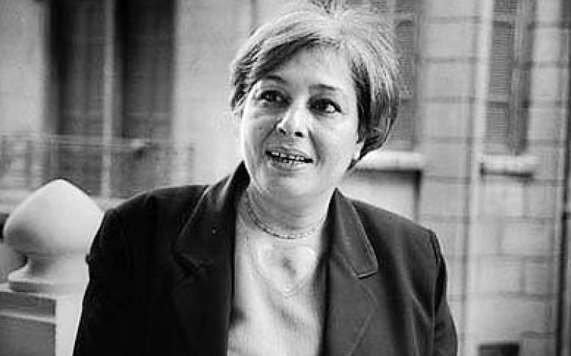 رحيل الروائية رضوى عاشور زوجة الشاعر الفلسطيني مريد البرغوثي