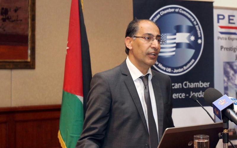 سيف: عجز القطاع الخاص عن توفير فرص العمل رفع مستوى البطالة