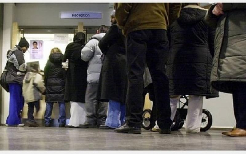 "سوريون بيننا" يرصد "انتظار" اللاجئين على طابور المستقبل