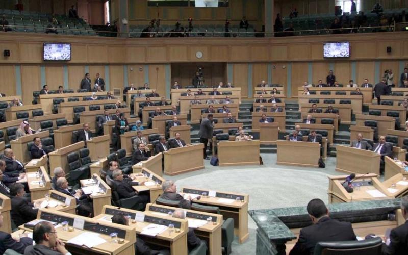 "النواب" يؤجل إقرار قانون الضريبة..وهجوم على مداهمات أمنية