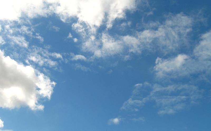 طقس لطيف نهاراً وبارد ليلاً