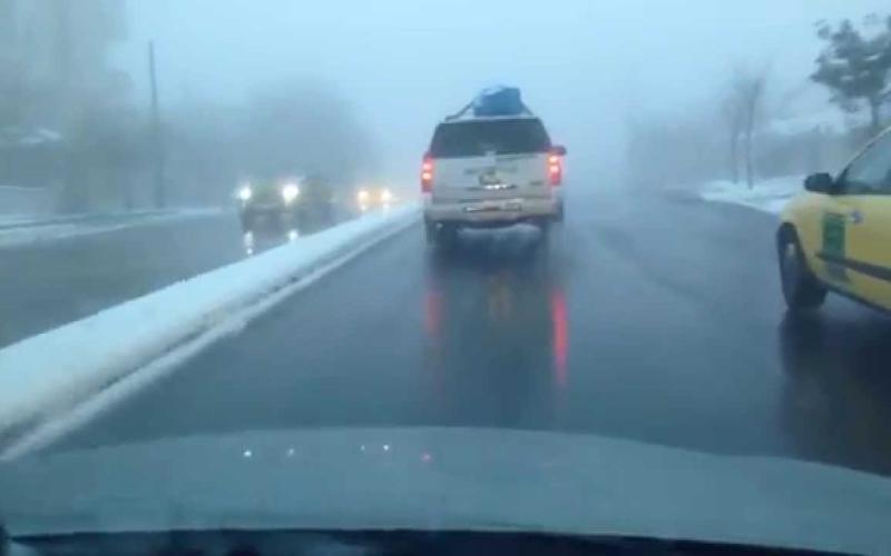 الأمانة تباشر نثر الملح على الطرقات