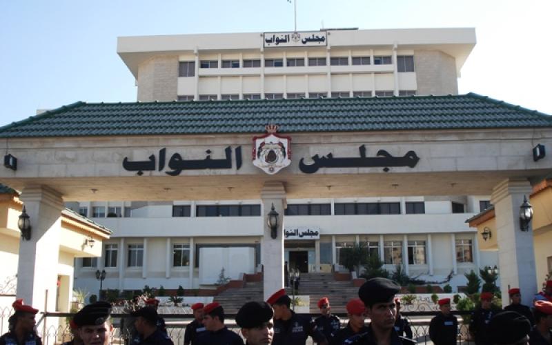 لجنة دراسة ملف الطاقة النيابية تجتمع بالنسور الاثنين