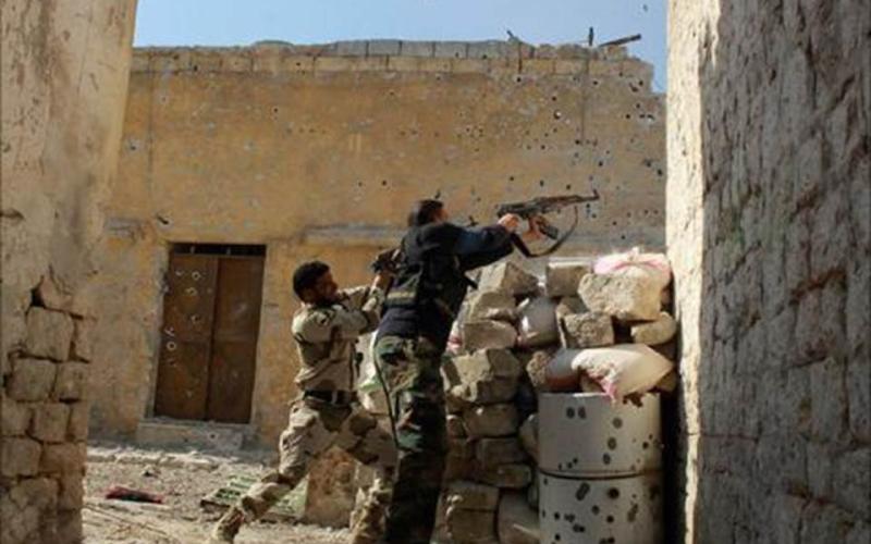 اشتباكات في مدينة حلب، وسقوط طائرة شحن للنظام السوري