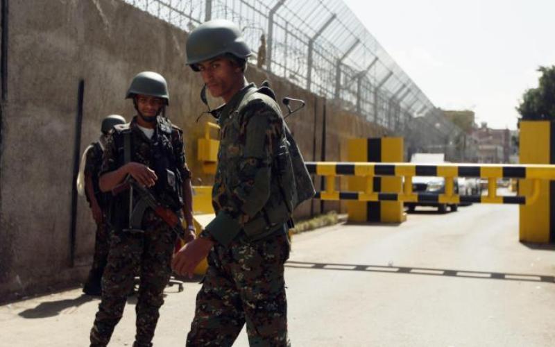 اشتباكات بين الحوثيين وقوات الأمن بالقرب من المقر الرئاسي