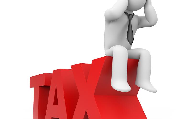 العدالة والطبقة الوسطى ضحيتا ضريبة الدخل