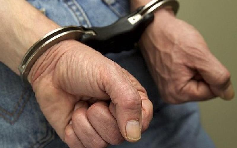 الأمن يلقي القبض على محتال يدّعي تمويل شراء عقارات