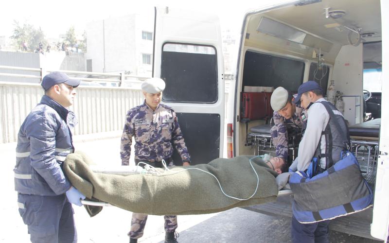 وفاة ثلاثيني واصابة اخر بتدهور مركبة على طريق الغور