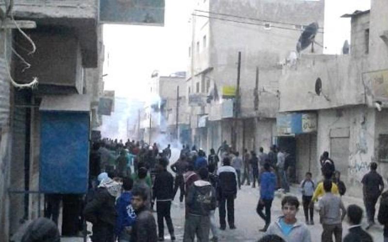 مواجهات بين الدرك وأصحاب بسطات في مخيم البقعة