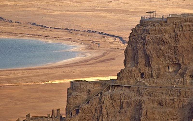 زرقاويون ينددون باتفاق "ناقل البحرين" مع اسرائيل