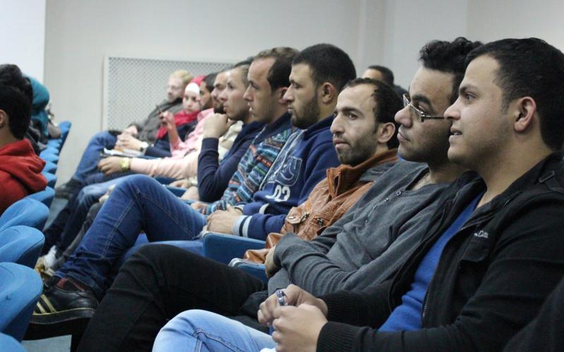 خلال ندوة لراديو البلد: استنكار لتوقيع اتفاقية ناقل البحرين وسط غياب تفاصيله