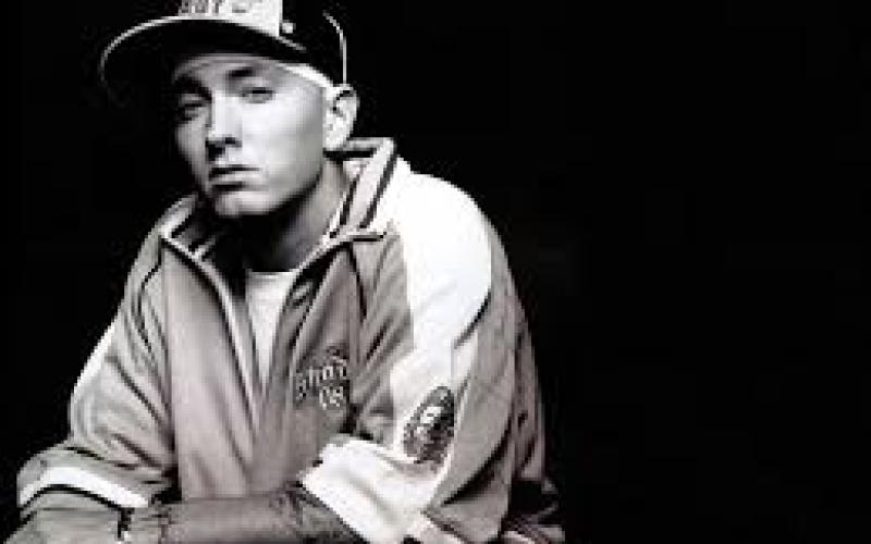 أعرف أكثر عن ايمينم، ومحمد كندو